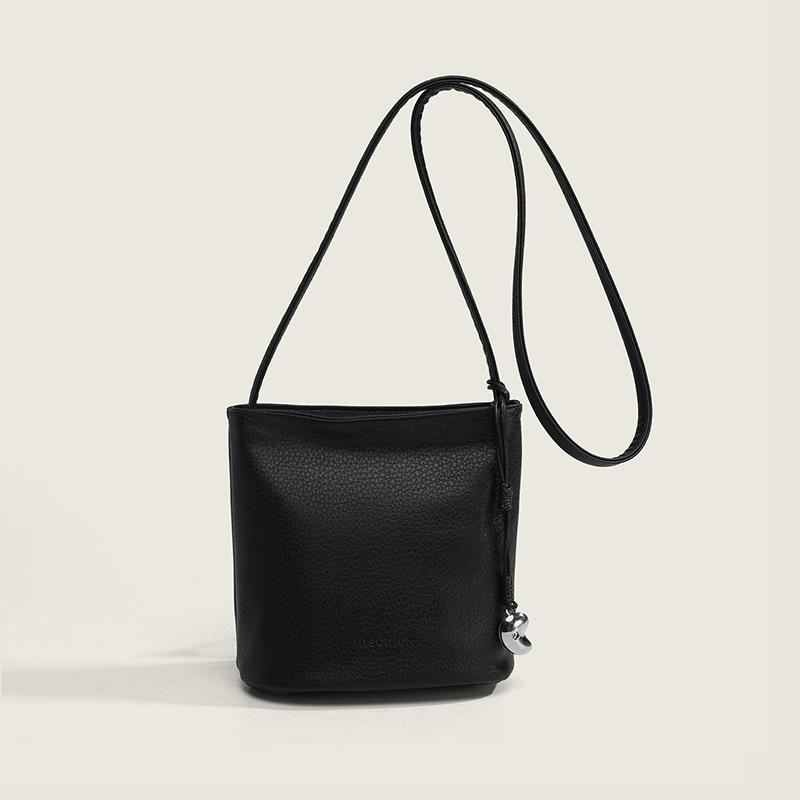 Versatile Small Bag Women'S Tide Spring And Summer Fashion Simple Messenger Bucket Bag Casual Commuter Bag