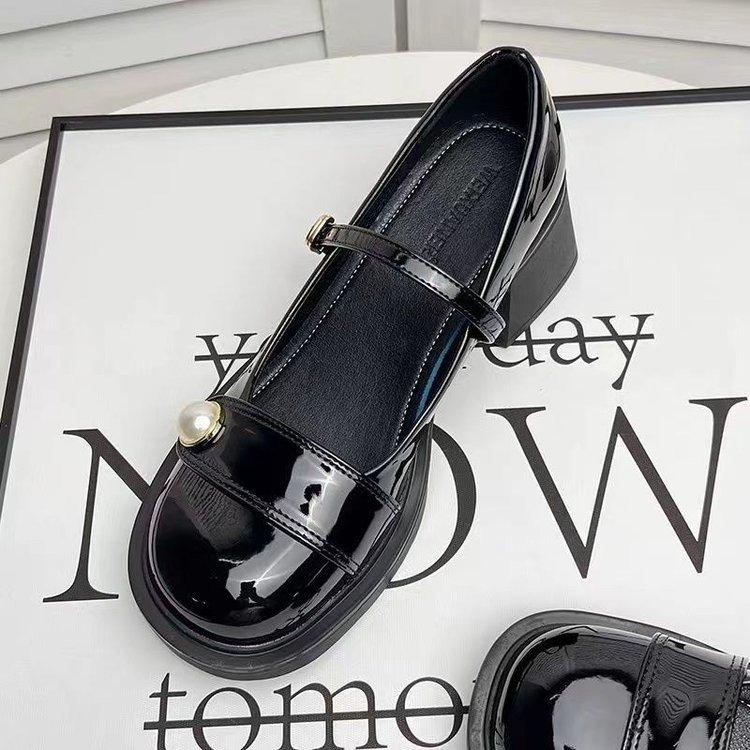 Mary Jane High-heeled Single Shoes Women's 2025 Spring New Bridesmaids Patent Leather Thick-heeled College Style Jk with Skirt Small Leather Shoes