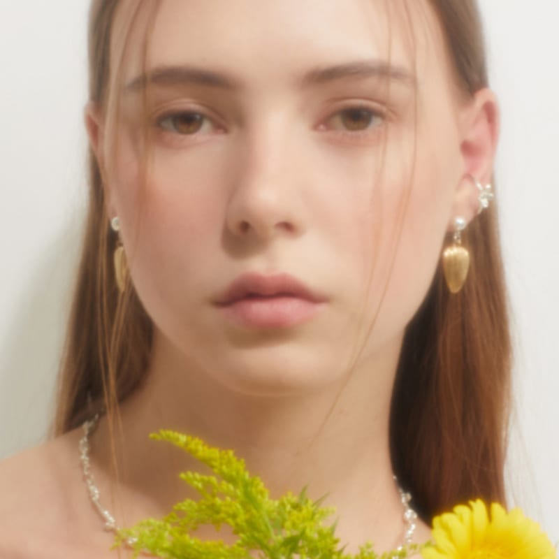 BOLDIERE Ball heart leaf earring_ E24