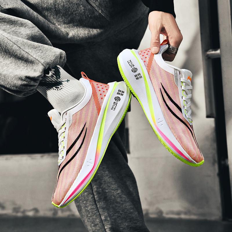 New Running Shoes Men Breathable Laced Lightweight Sports Shoes Men Comfortable Wear-resistant Anti-slip Casual Sneakers Men