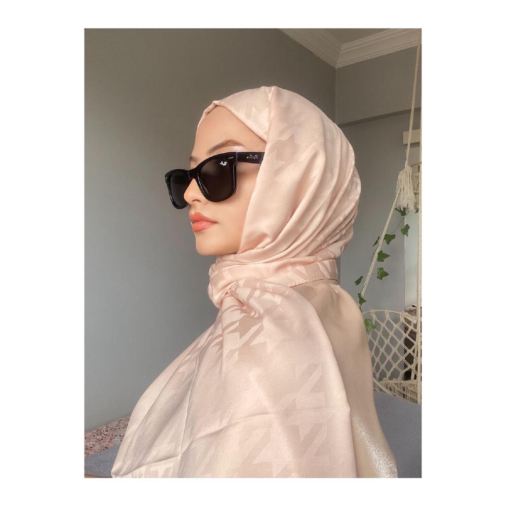 Houndsfoot Patterned Silky Jacquard Shawl