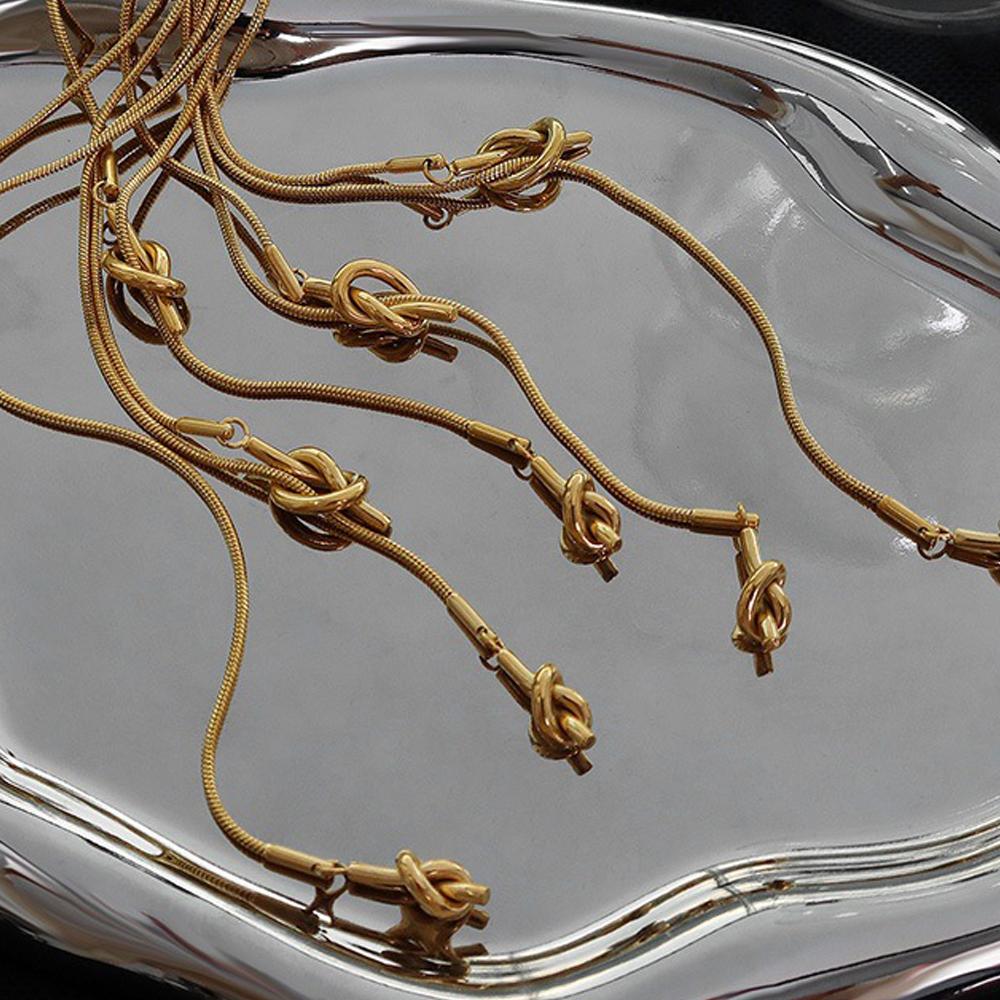 Lange Halskette mit Y-förmigem Schlüsselbeinanhänger und Schlangenkette mit unregelmäßigem Kreuzknoten, Weihnachtsgeschenk