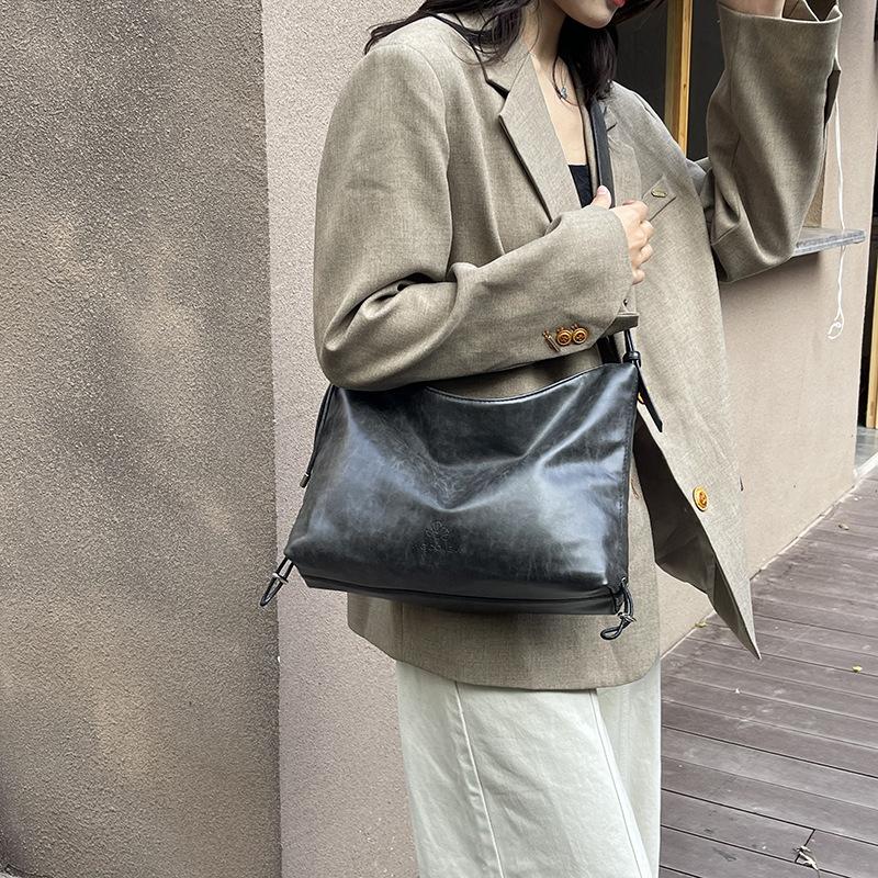 Embroidery thread foreign style large capacity women's bag 2025 fashion trend shoulder messenger bag strap handbag