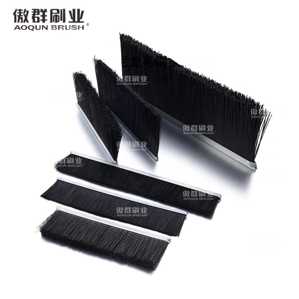 Clean Wash Brush Conveyor Belt Cleaning Food Nylon Roller Brush With Motor Conveyor Conveyor Brush Cleaners