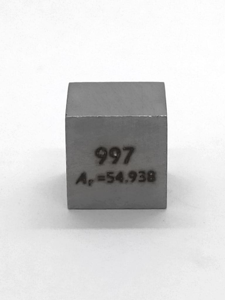 Element specimen manganese Mn engraved normal (10mm cube, A, side)