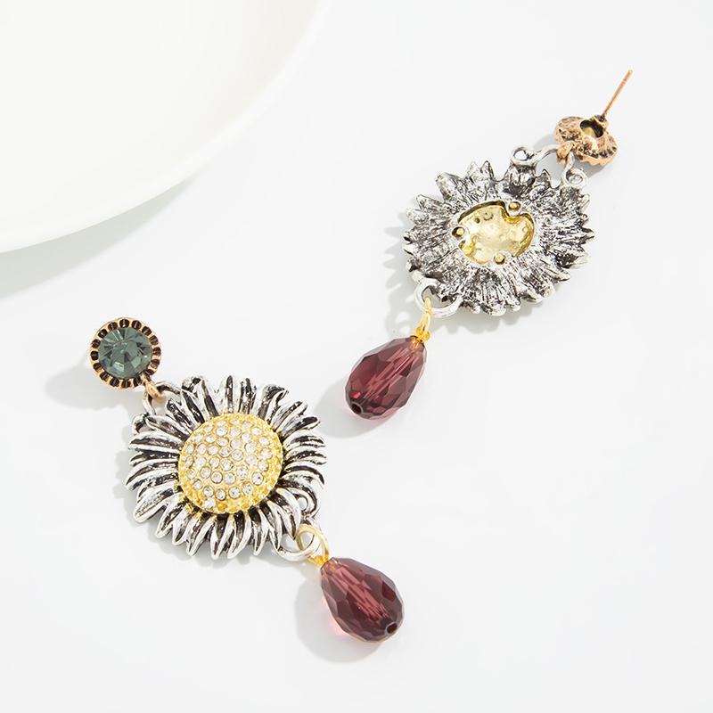 Ethnic Long Floral Earrings Women Retro Bohemian Zircon Angola Red Stud Earrings Design Fashion Elegant Accessory Vacation Gift