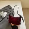 Herbst neue coole Zugmädchen Nische Leder Reißverschluss Einzel Schulter Tragbar Unterarmtasche Retro Tasche Frau