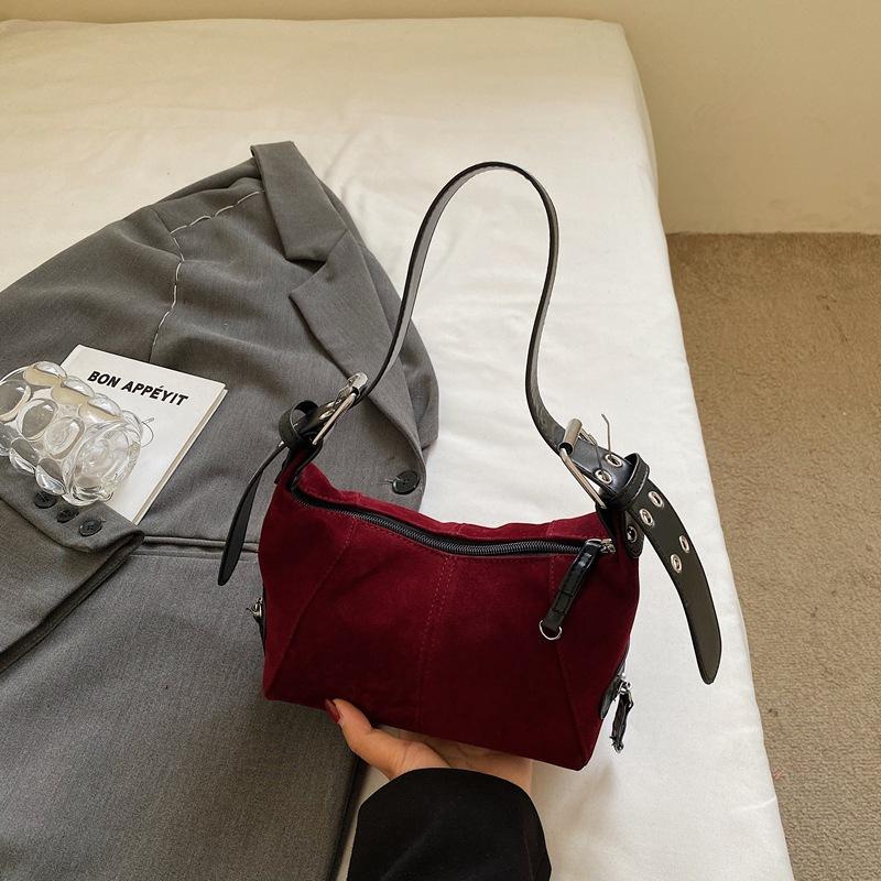 

2025 autumn new cool pull girl niche leather zipper single shoulder portable underarm bag retro European and American bag women бордовый
