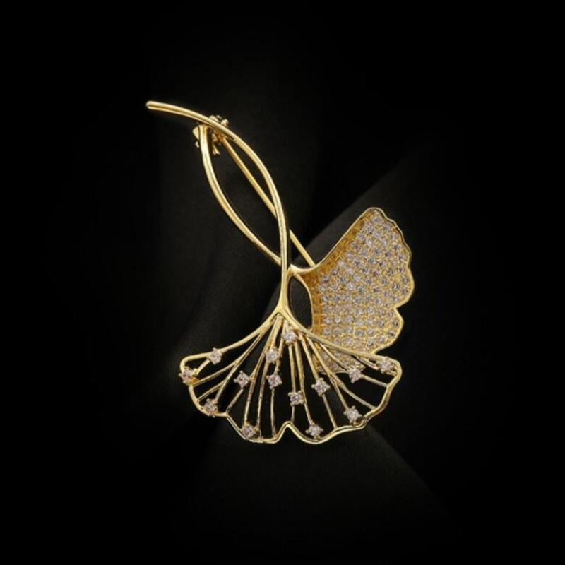 Retro Elegant Ginkgo Leaf Brooches for Women Fashion Rhinestone Flower Plant Lapel Pins Wedding Party Corsage Bijoux De Luxe