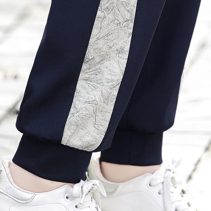 2024 Fashionable Spring & Autumn Tracksuit: Stylish Two-Piece Casual Set for Middle-Aged Moms