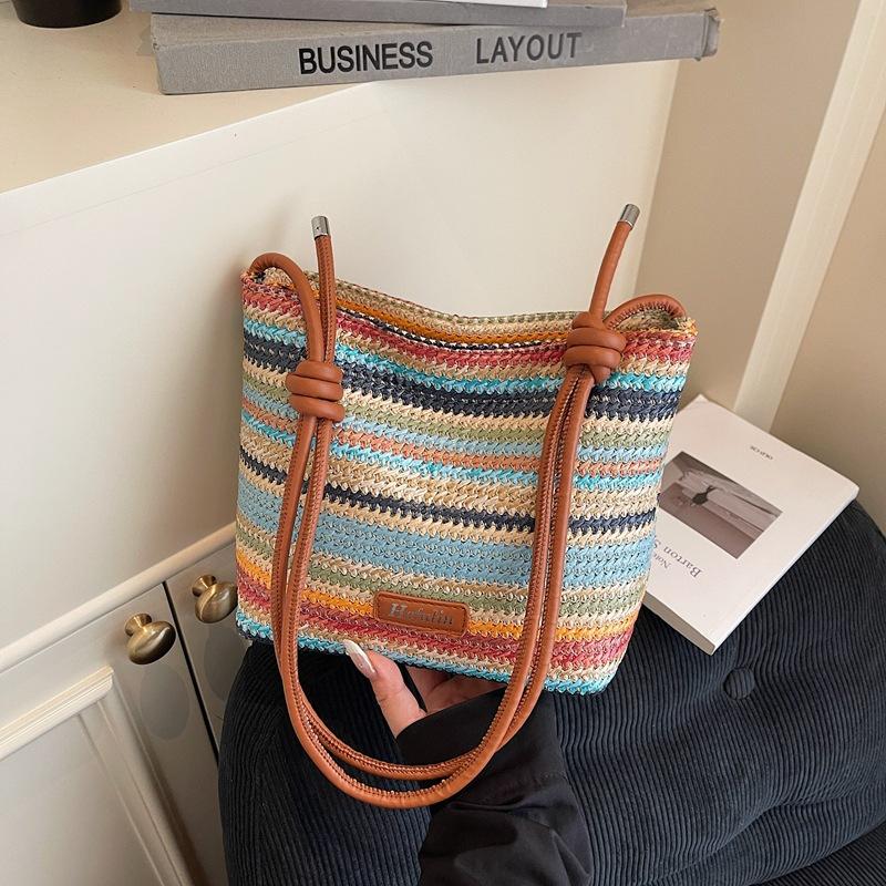 Summer Popular Woven Bucket Bag Women's New Versatile Beach Vacation Shoulder Armpit Bag Messenger Bag