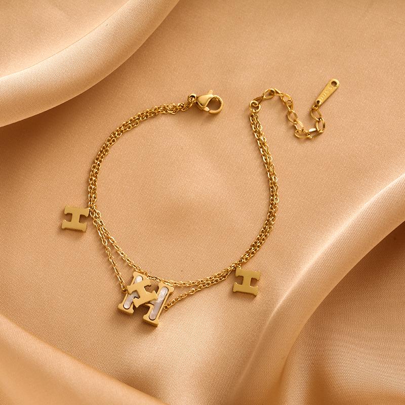 2023 Βραχιόλι από Τιτάνιο Ατσάλι με Διπλή Αλυσίδα και Μενταγιόν Η - Μοντέρνο, Ανθεκτικό, Απλός Σχεδιασμός