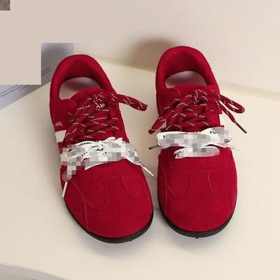 Beliebte modische rote deutsche Trainingsschuhe Damenmodelle 2025 neuer Herbst Plateau vielseitig lässig Sport Racing Damenschuhe