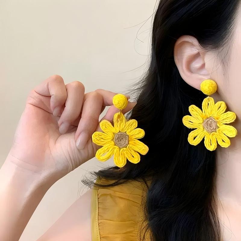 Bohemian Style Flower Fringed Pendant Earrings Women'S Seaside Vacation Style Earrings Light Luxury High-End Earrings Design