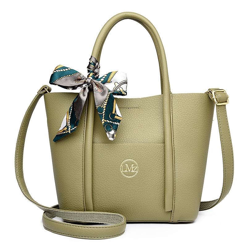 

Tote soft leather bag 2025 new fashion bucket mother messenger bag simple wide shoulder strap single shoulder portable women s bag зелёный