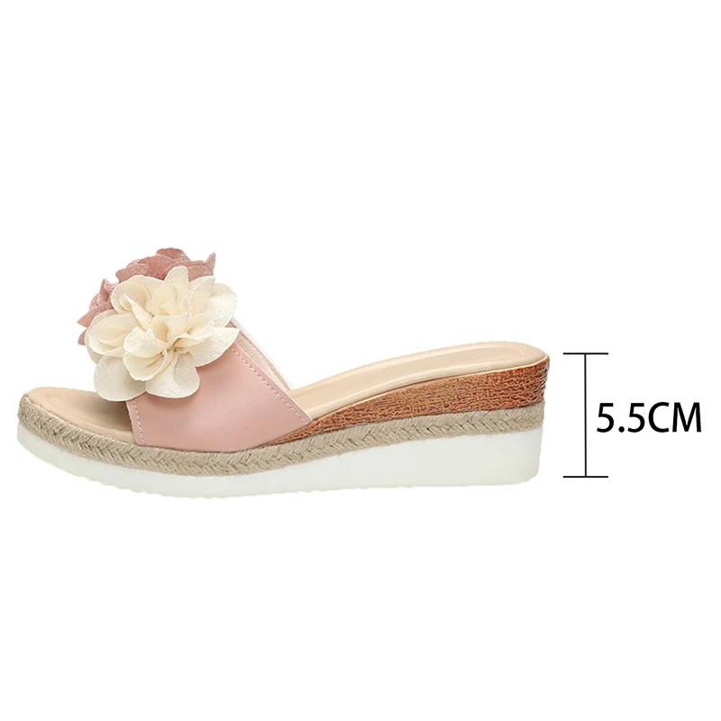 Fashion Pink Flower Decor Wedge Slippers for Women 2025 Summer Lightweight Non Slip Beach Shoes Woman Plus Size Fashion Platform Sandals