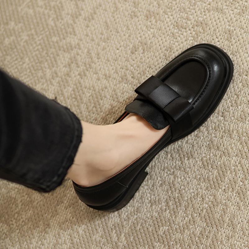 Fashion Retro Women Flats 2025 Casual Butterfly Knot Slip On Women Loafers New Elegant British Style Comfortable Soft Women Flats Shoes