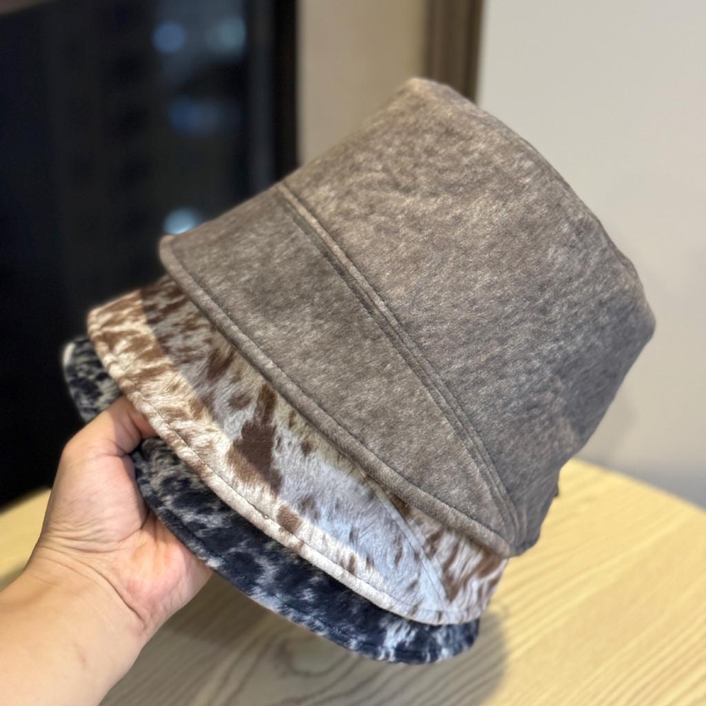 New Hot Girl Without Makeup Face Covering Bucket Hat American Fashion Retro Leopard Print Fisherman Hat Thick Warm Woolen Basin Hat