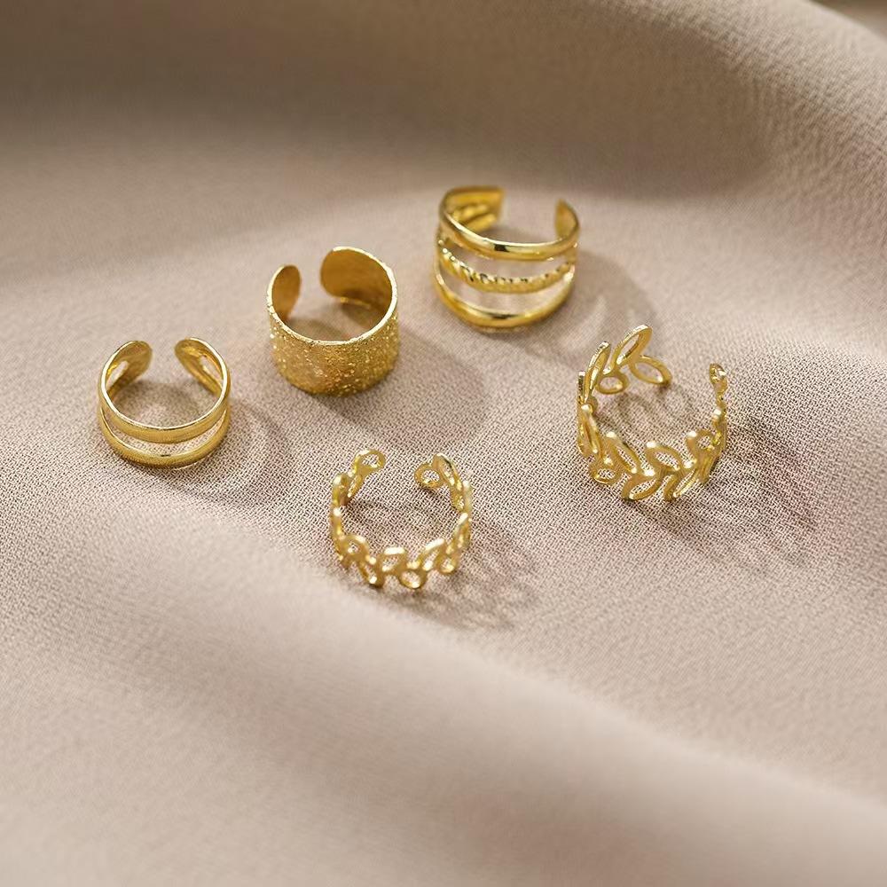Trendy Ear Clips Earrings for Women Unisex Minimalist Cartilage Hoop Earings Set Ear Cuff Piercing Clip on Ear Jewelry