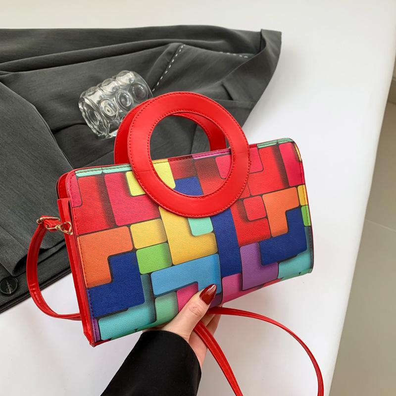 

Модная повседневная маленькая квадратная сумка 2024 года, летняя новая тенденция, сумка через плечо в иностранном стиле, повседневная сумка через плечо в стиле ретро