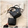 Retro Portable Bucket Bag Women's 2025 New Fashion Versatile Messenger Bag Popular Single Shoulder Commuter Bag