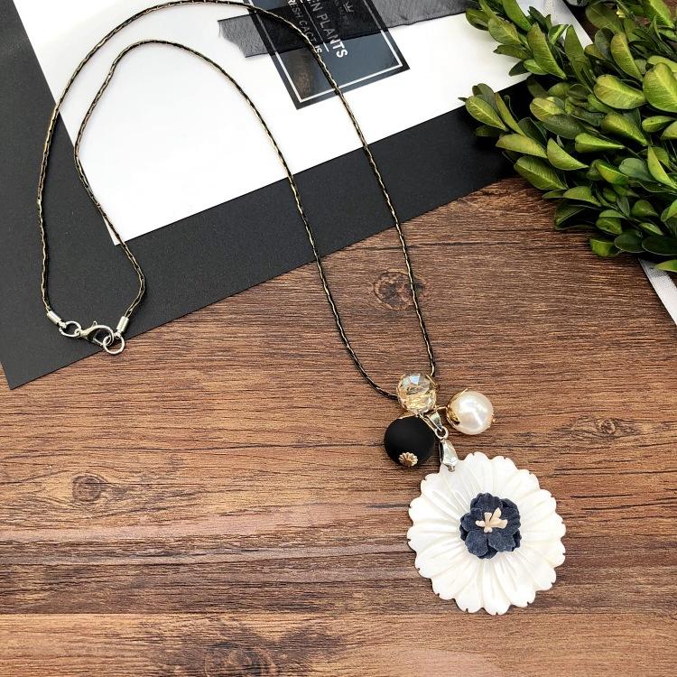 Fashion Temperament Simple Necklace Female Flower Crystal Diamond Decoration Long Sweater Chain Versatile Clothing Accessories