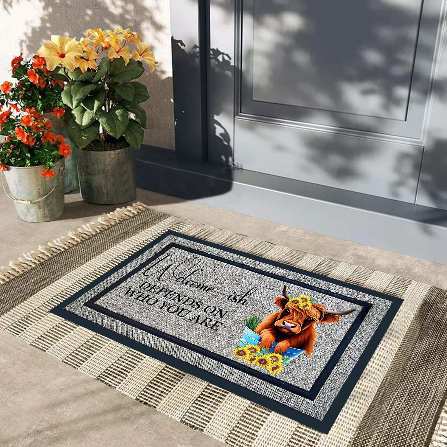 Grappige Schotse Hooglandkoe Deurmat - Welkom Ish Hangt Af Van Wie Je Bent - Rubberen Welkomstkleed Entree Vloerkleed Zonnebloemen Deurmat 23.6x15.7inch