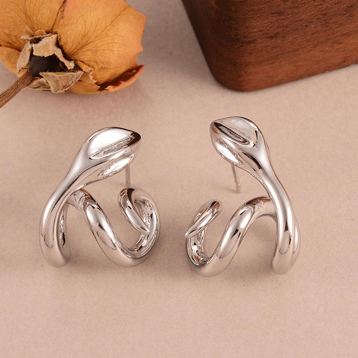 

ins wind irregular earrings metal wind simple personality twisted line earrings advanced sense retro earrings