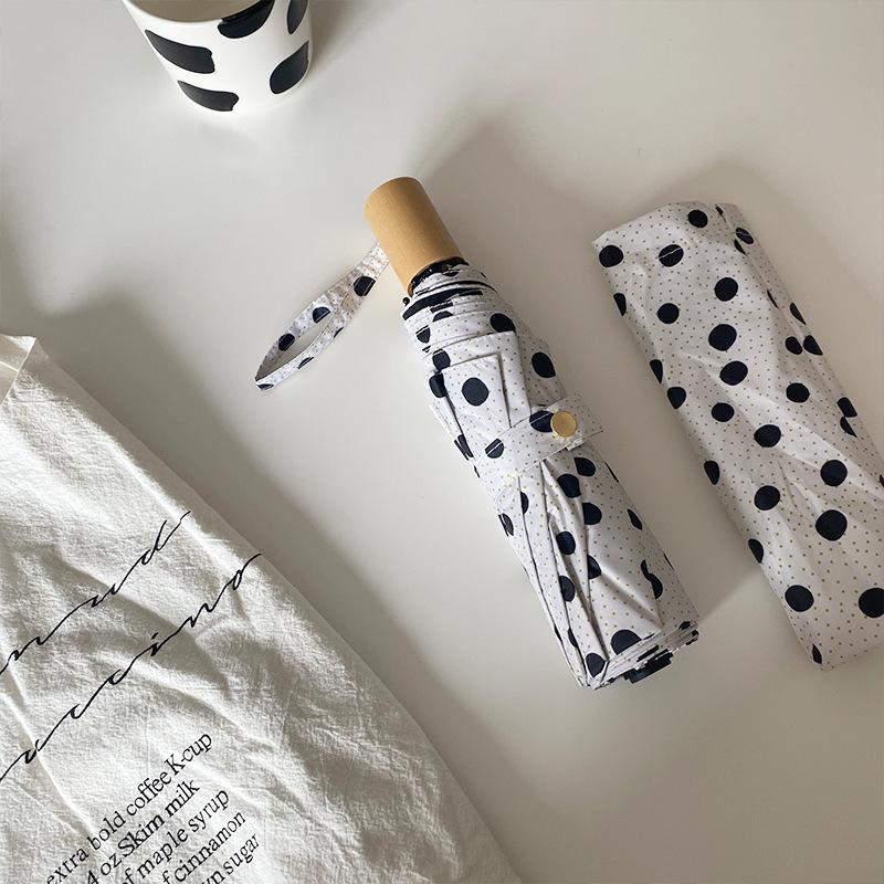 2023 nový polka dot dřevěná rukojeť skládací deštník opalovací krém s ochranou proti UV záření dámský slunečník přenosný kompaktní slunečník