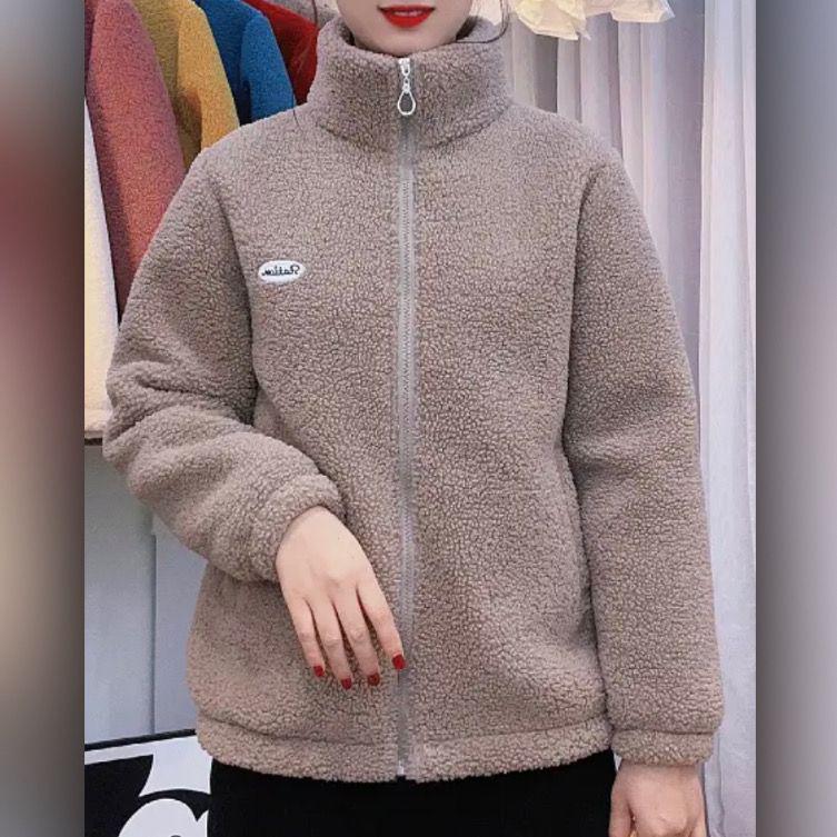 Stylová a hřejivá bunda z jehněčí vlny pro ženy 40-60: Hustý bavlněný podzimní/zimní kabát s designem z fleecu s částečkami
