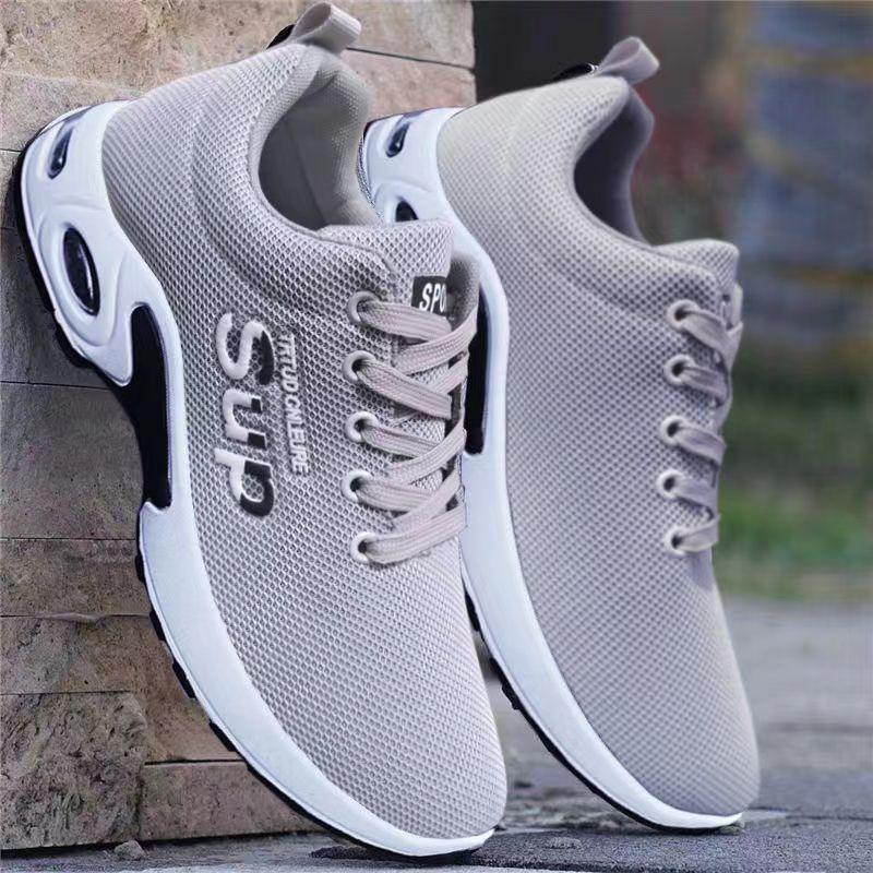 

Новые дышащие летающие плетеные мужские осенние корейские версии универсальные модные туфли на воздушной подушке мужские спортивные туфли на воздушной подушке повседневные кроссовки для бега 44 серый