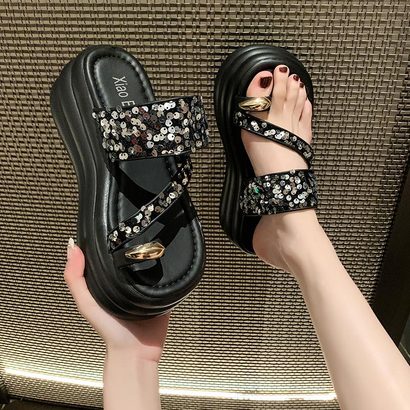 

Мода 2024 Женские сандалии на массивной платформе с перемычкой между пальцами, на высоком каблуке, гладиаторские шлепанцы, женские, трендовые, летние, блестящие, пляжные, для отдыха, шлепанцы 7 см 34 серебряный