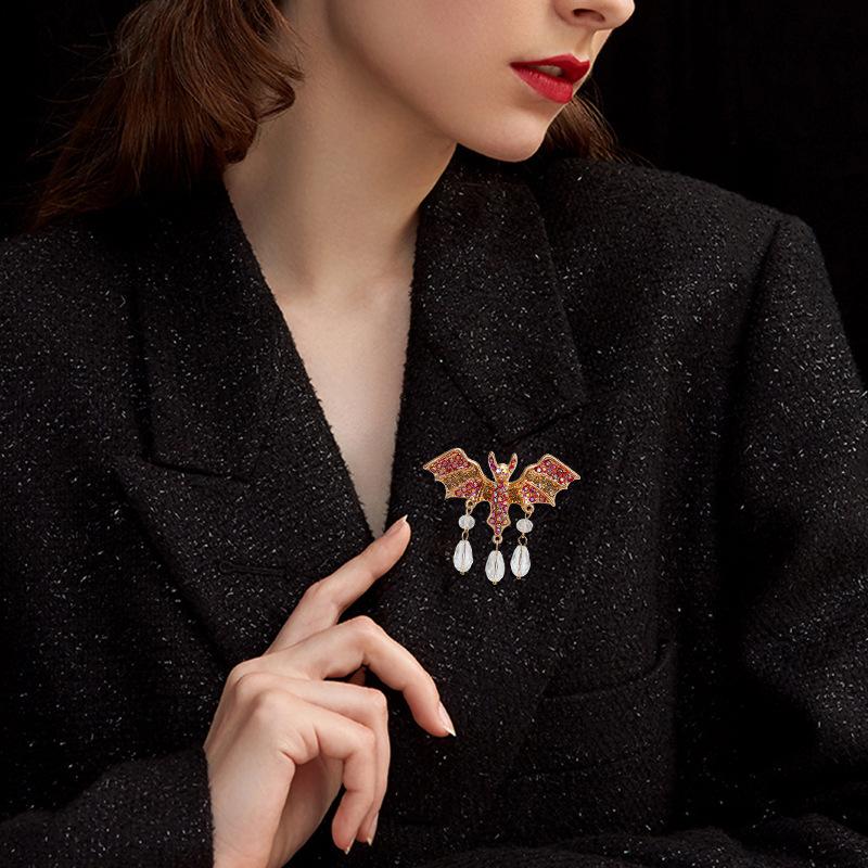 Vintage Diamond Bat Brooch Women'S Premium Animal Crystal Pendant Brooch Pin Suit Coat Accessories