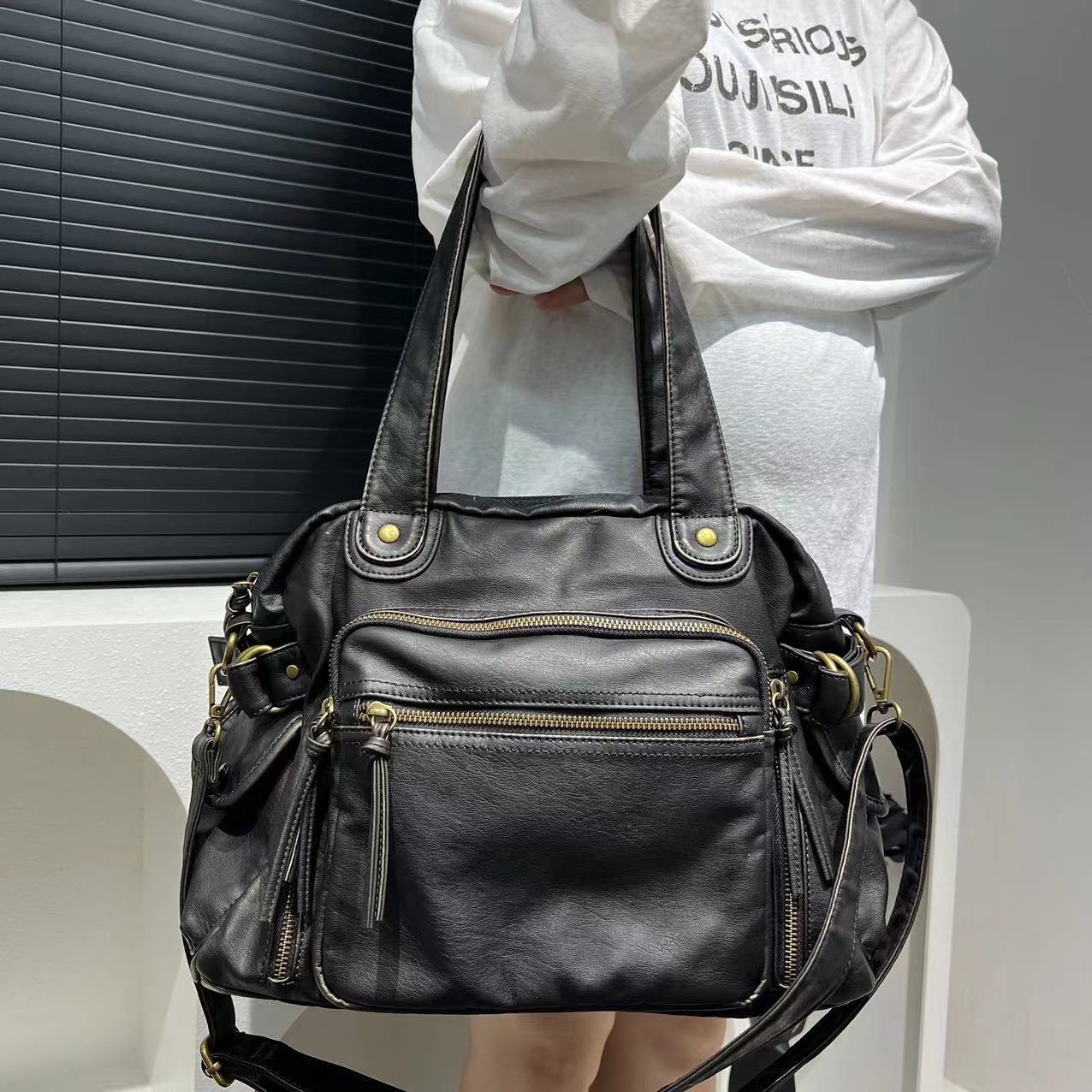 

Ladies Spice Girl Locomotive Bag Large Capacity Washed Multi-Pocket Shoulder Crossbody Bag чорний