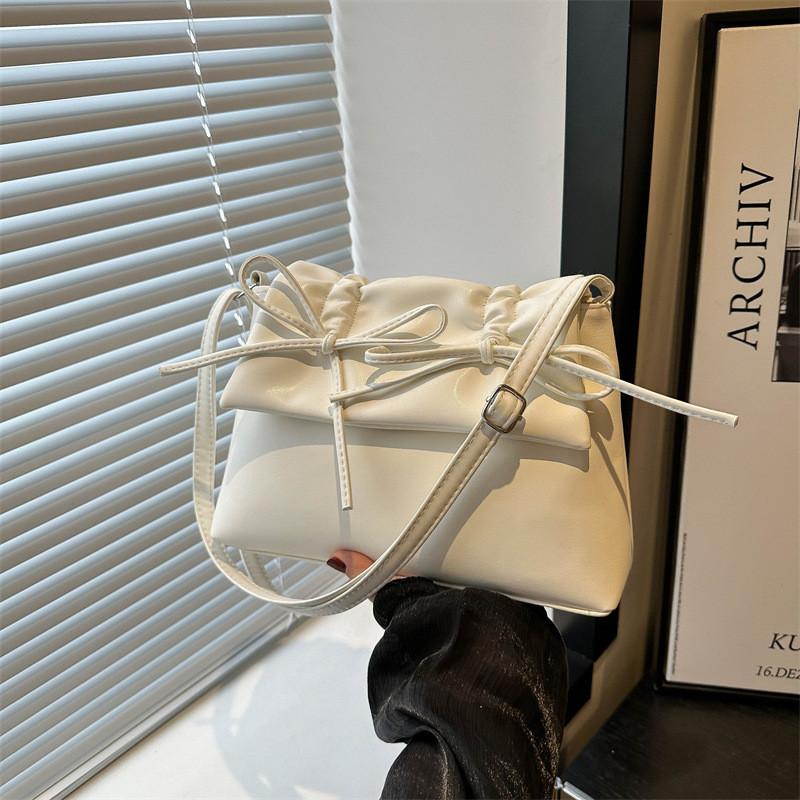 Large Capacity Women's Casual Soft Shoulder Bag 2024 New Stylish Street Fashion Crossbody Bag