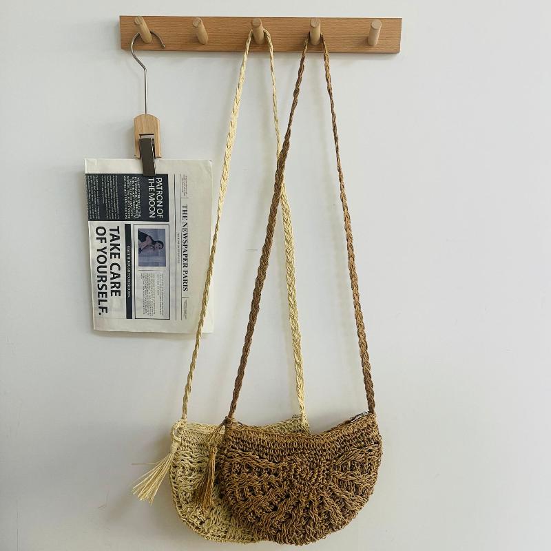 Semicircle Straw Woven Crossbody Bag Tassel Decor Stylish Shoulder Bag for Women Beach Party Daily Wear