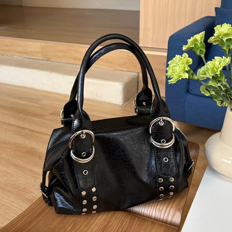

Korean Style Studded Shoulder Bag For Women High-end Texture Large Capacity Underarm Bag Trendy Belt Buckle Design Biker Handbag 29X10X18CM чорний