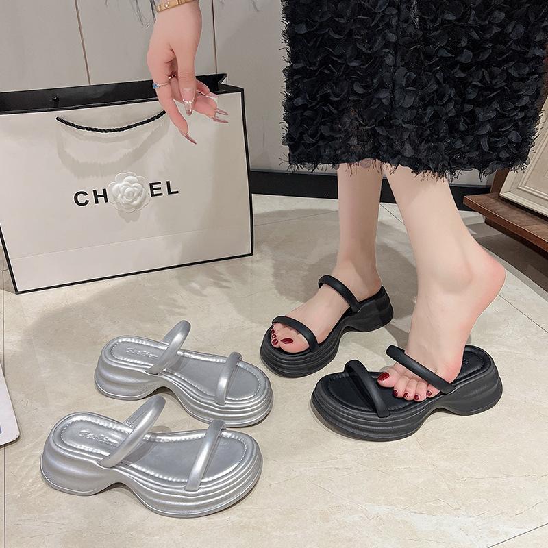 Fairy wind slippers female 2025 summer new muffin thick bottom word with fashion outside wear beach cool slippers