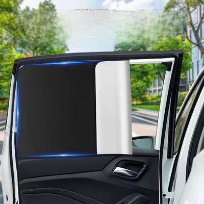 Magnetischer Sonnenschutz fürs Auto in Titansilber – Sonnenschutz im Sommer und vollständige Lichtabschirmung.