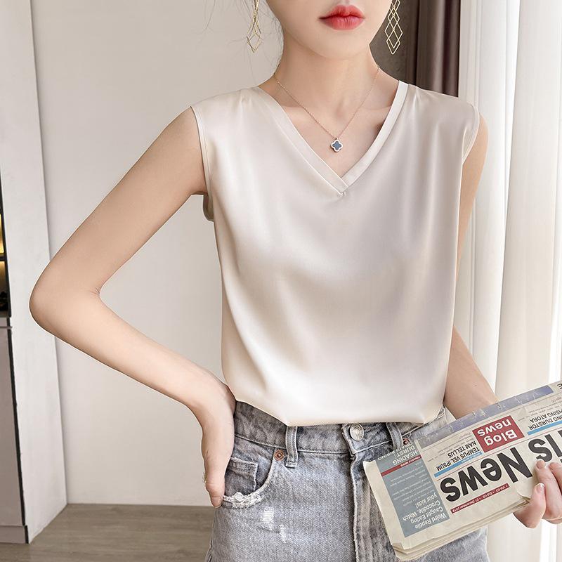 Women's Satin V-Neck Sleeveless Camisole: Spring/Summer Short, Sexy, Versatile Inner Layer Top