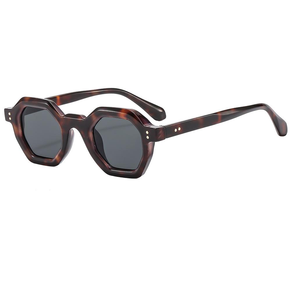 

Classic Vintage Polygon Square for Women Sunglasses Fashion Hexagon Clear Lens Ocean Lens Sunglasses UV400 Men Rivets Sun Eyeglasses Oculus as picture