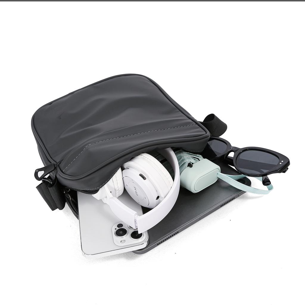 Unisex Lightweight Crossbody Bag – Solid Color Small Shoulder Sling with Phone Pocket for Everyday Carry