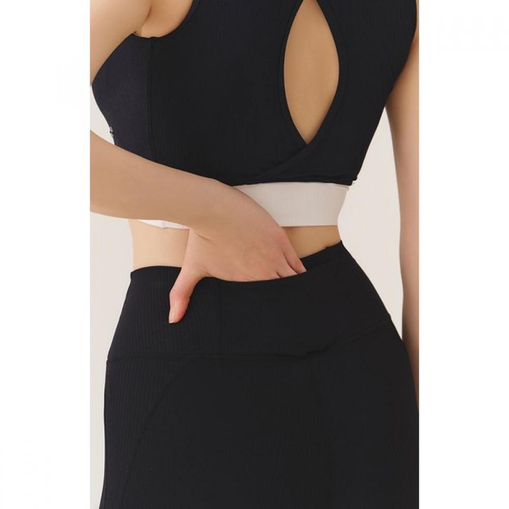 Huit Ticha Rib Slim Line Back Pocket 9 Part Leggings