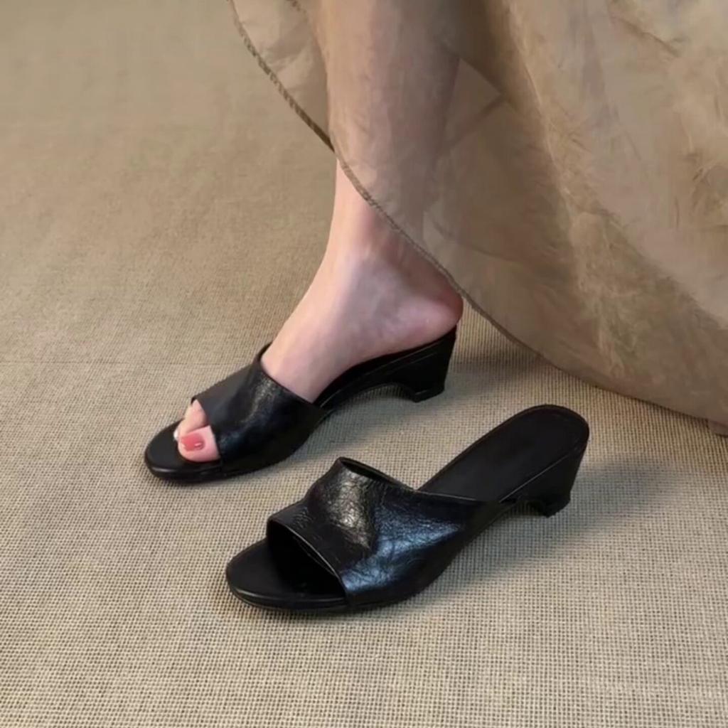 2026 new fish mouth Muller slippers women's medium heel thick heel simple and comfortable versatile one-character cool slippers women