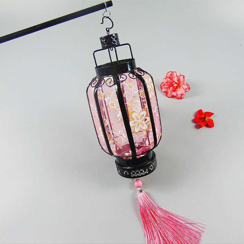 Hanfu Style Antique Handheld Lantern - Iron Art, Luminous Palace Lantern, Chinese Style Photography Prop, Flower Design