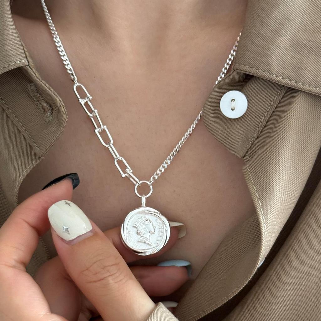 S925 Sterling Silver Horseshoe & Queen Pendant Necklace – European Hip-Hop Style, Versatile & Cool for Women