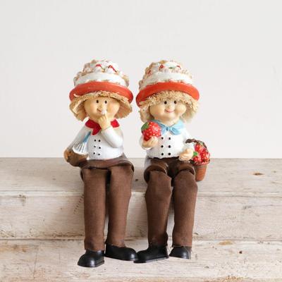 Kawabata Trading Figurine Sitting Fairy Shortcake, Set of 2, 2203HUN001