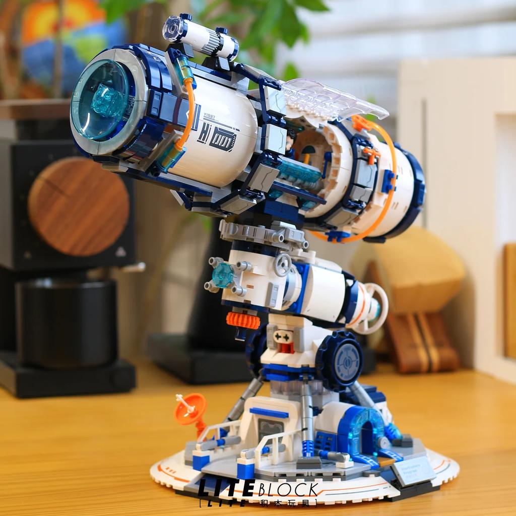 Creative Panda Mecha Astronaut Building Blocks Telescope Technology Space Station Globe Science Educational Birthday Gift