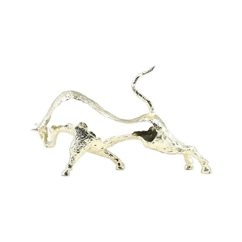 Gold-plated Hollow Metal Bull Statue Animal Sculpture Decorative Piece for Living Room Bedroom or Entryway Home Decoration Gift