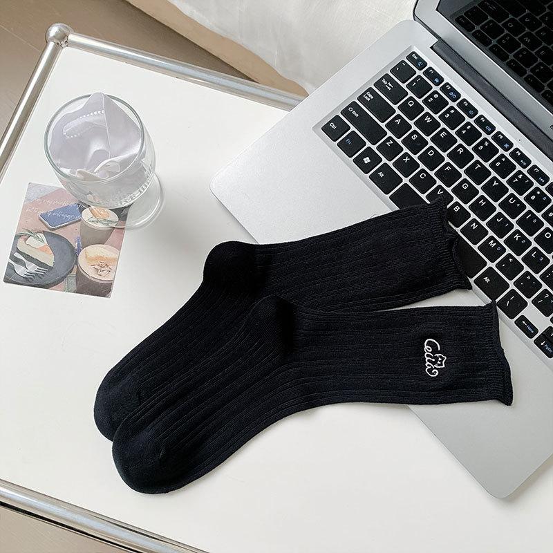 

Vertical Striped Double Needle Embroidered Cat Combed Cotton Socks Are Trendy And Cute And Simple Mid-Leg Socks One size fits all чорний